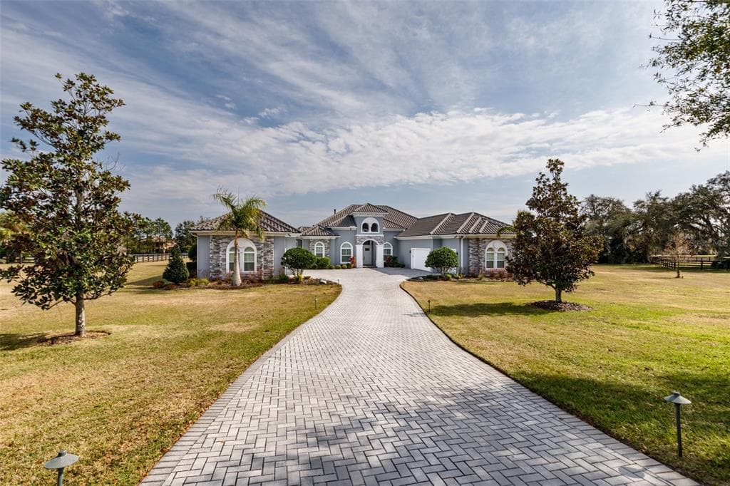 10605 MIDVIEW TERRACE THONOTOSASSA, FL 33592