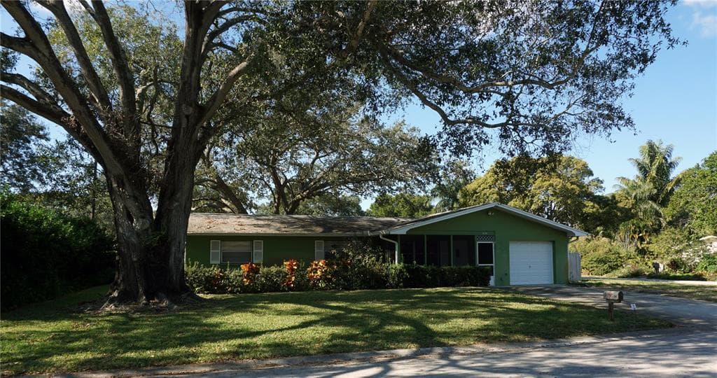 2274 MANOR COURT