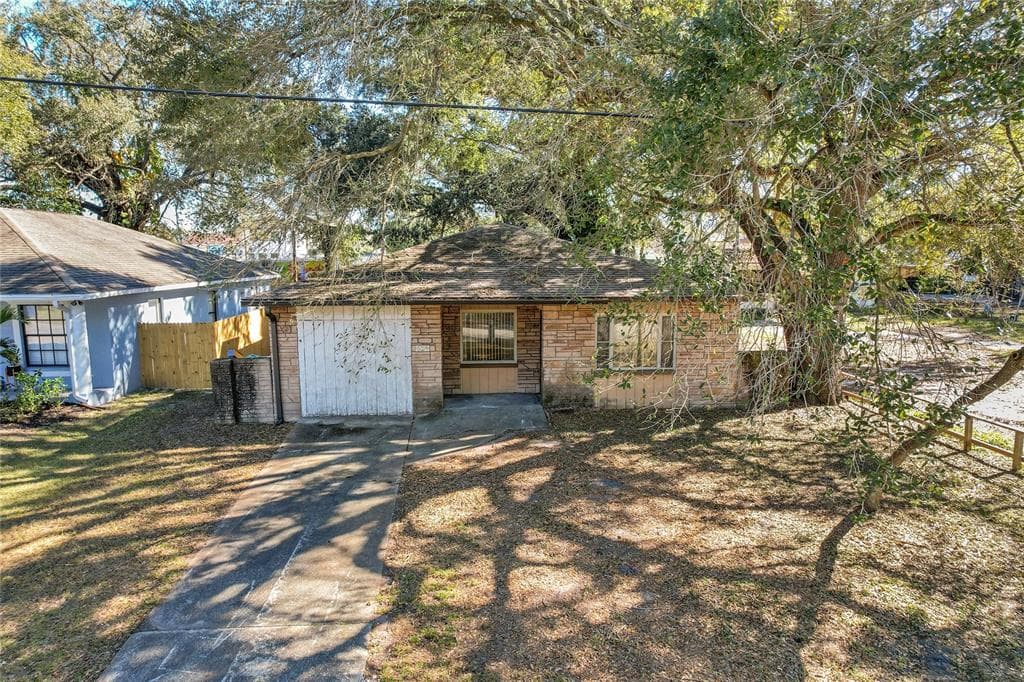 8709 N 39TH STREET TAMPA, FL 33604