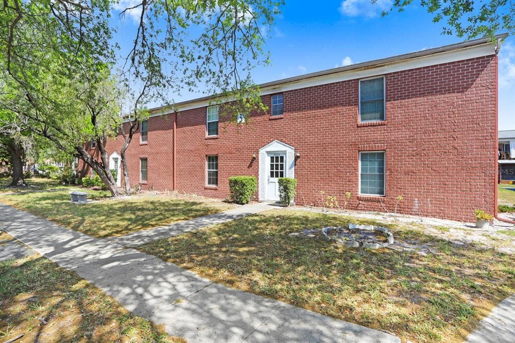 8583 10TH STREET N UNIT D ST PETERSBURG, FL 33702