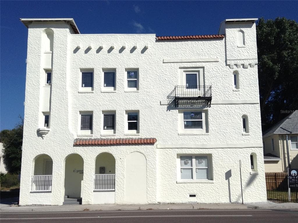 409 8TH STREET N UNIT 11 ST PETERSBURG, FL 33701