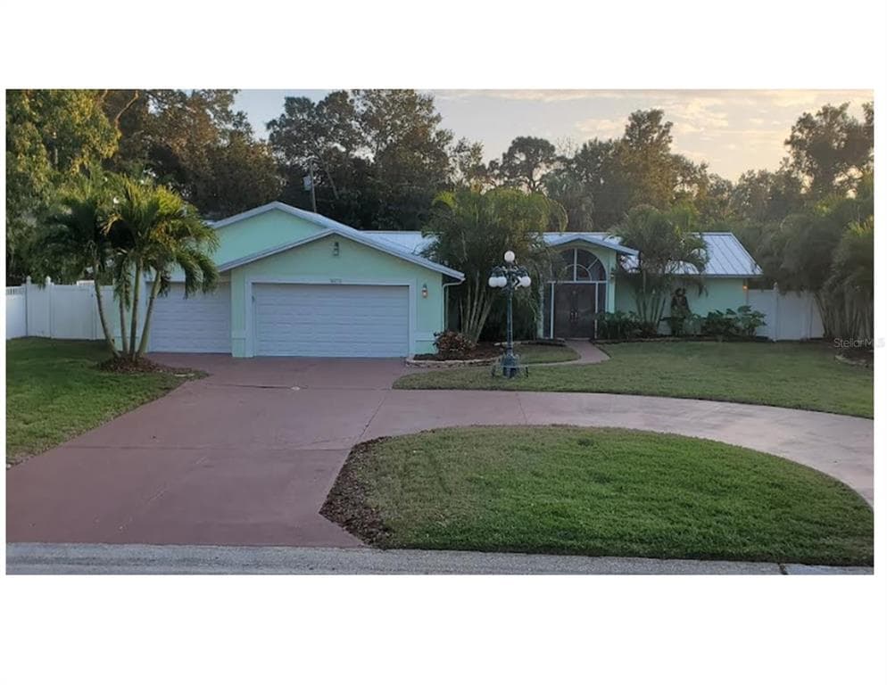 8010 STIMIE AVENUE N ST PETERSBURG, FL 33710