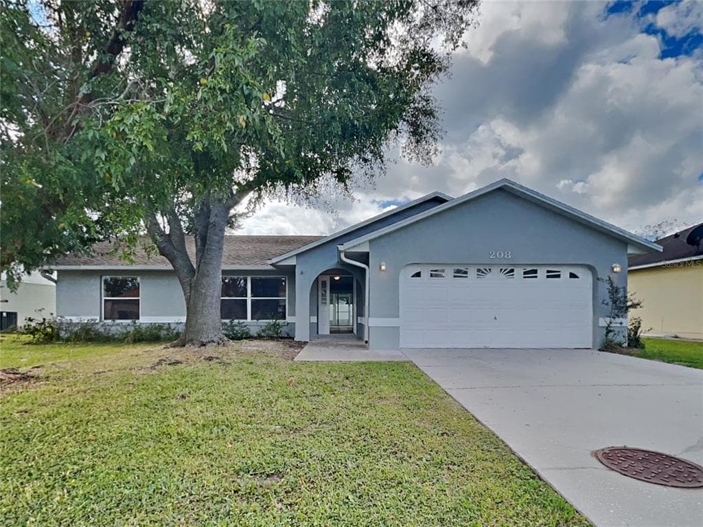 208 CANTERBURY COURT KISSIMMEE, FL 34758
