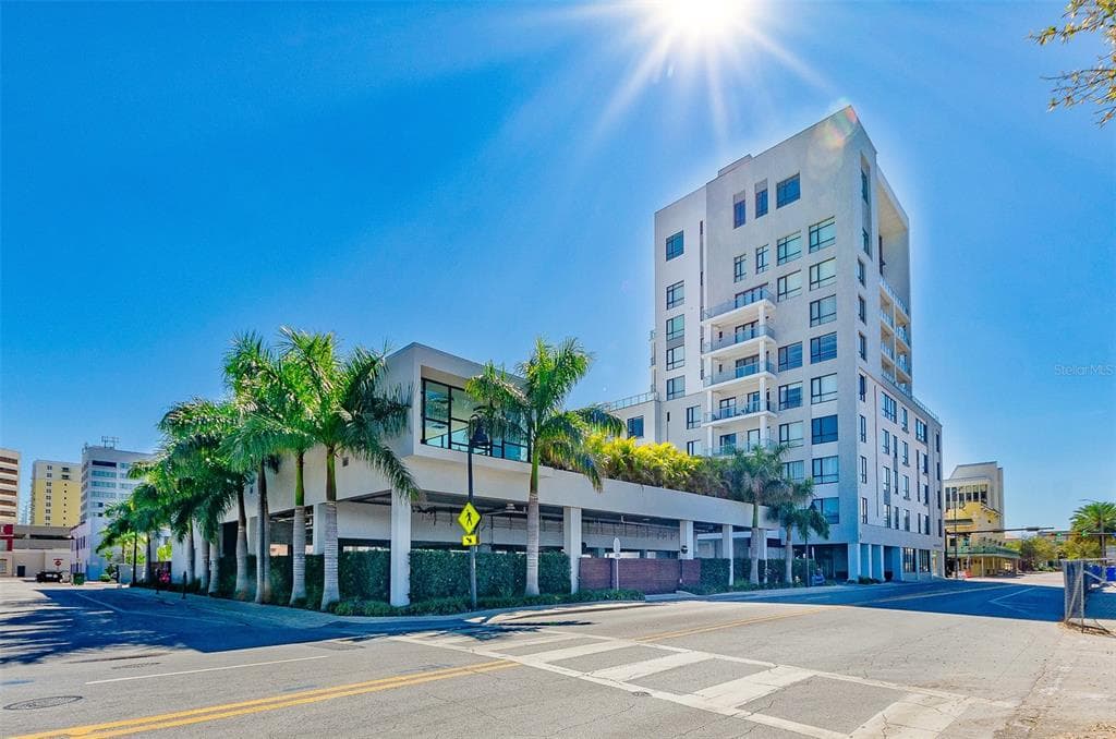 5 N OSCEOLA AVENUE UNIT 402 CLEARWATER, FL 33755