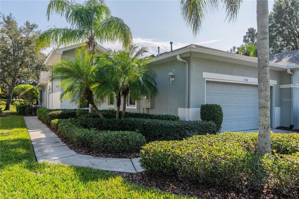 1928 SIFIELD GREENS WAY UNIT 44 SUN CITY CENTER, FL 33573