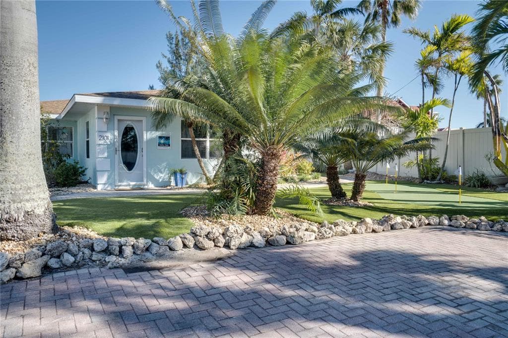 2101 AVENUE B BRADENTON BEACH, FL 34217