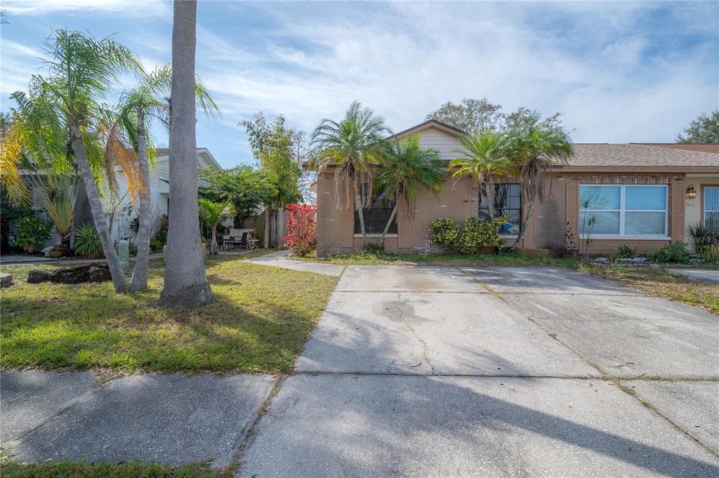 910 BURLWOOD STREET BRANDON, FL 33511