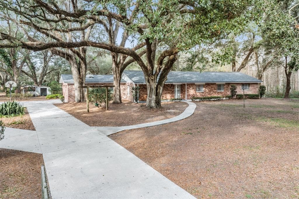 5005 PLESS ROAD PLANT CITY, FL 33565