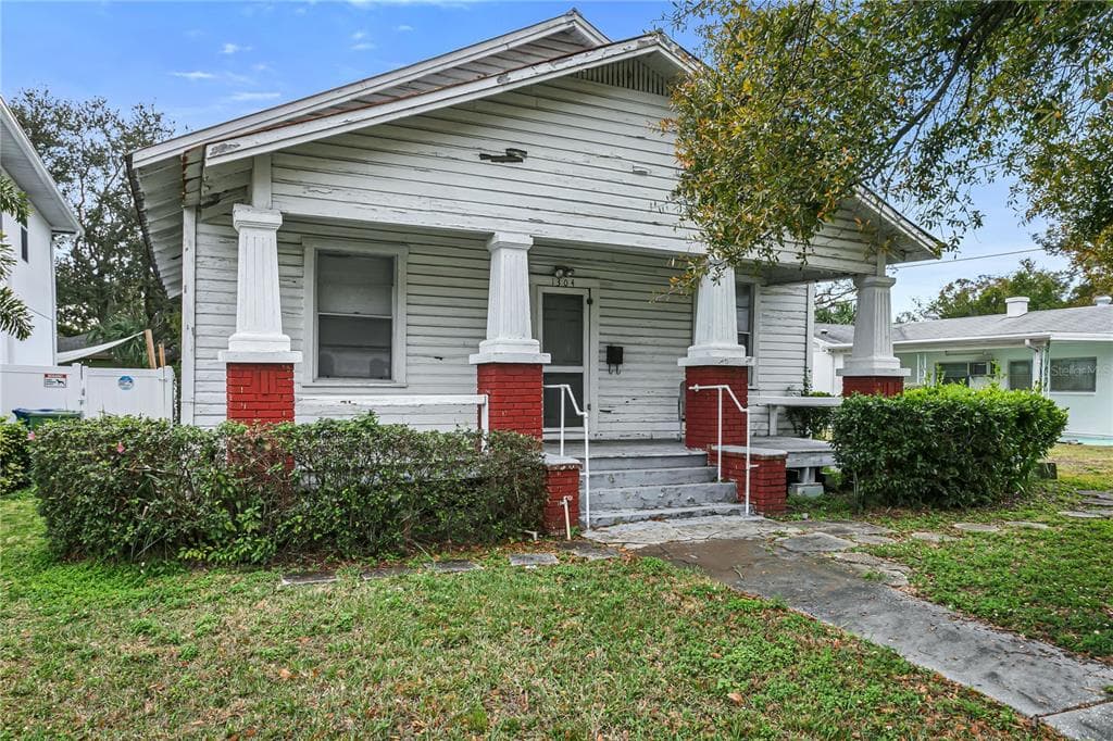 1304 W ARCH STREET TAMPA, FL 33607