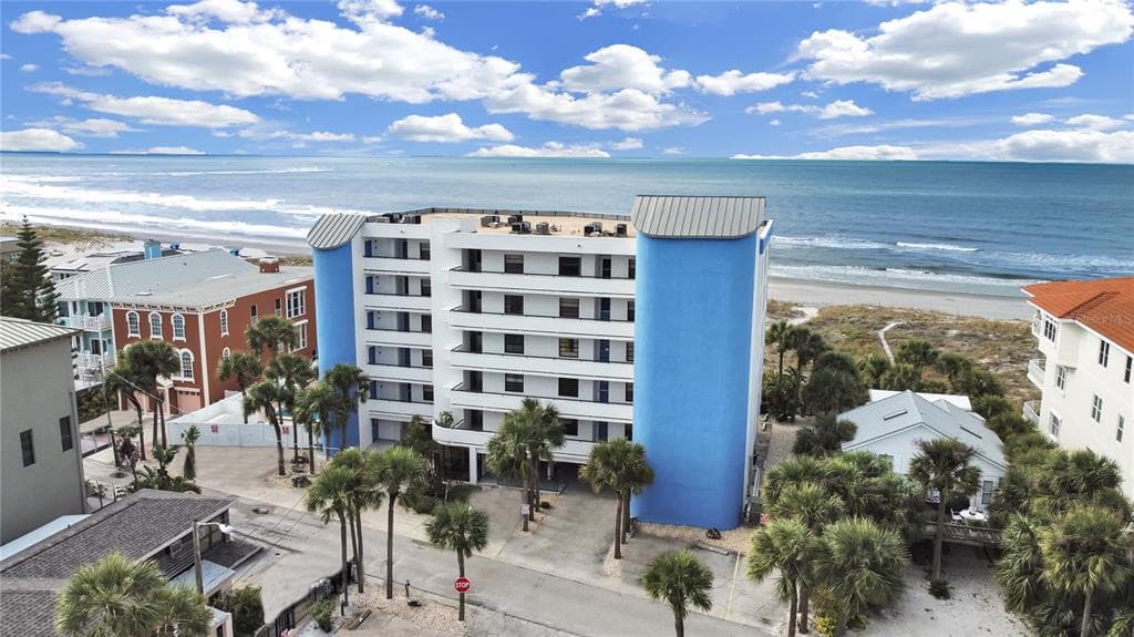 13336 GULF BOULEVARD UNIT 105 MADEIRA BEACH, FL 33708