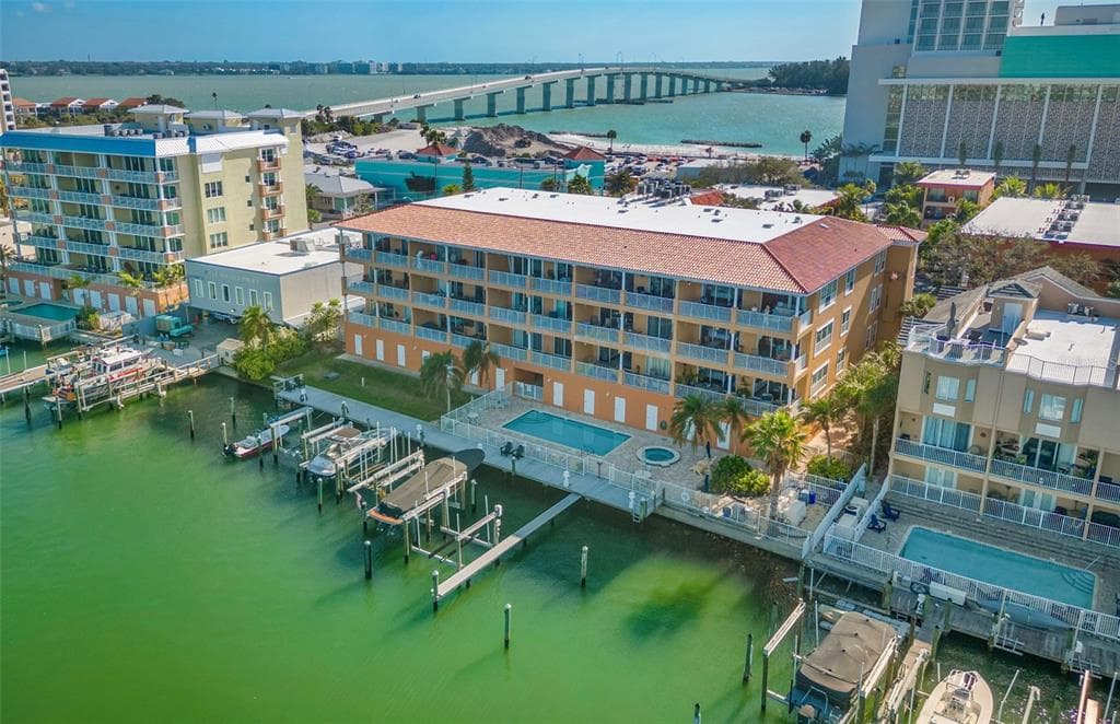 692 BAYWAY BOULEVARD UNIT 401 CLEARWATER, FL 33767