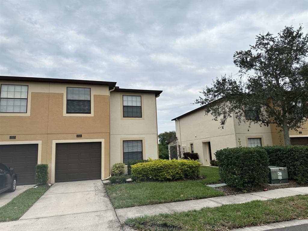 2515 OLEANDER LAKES DRIVE BRANDON, FL 33511