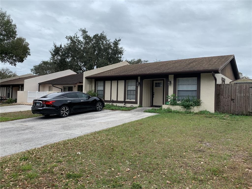 7711 WILLOW PARK DRIVE