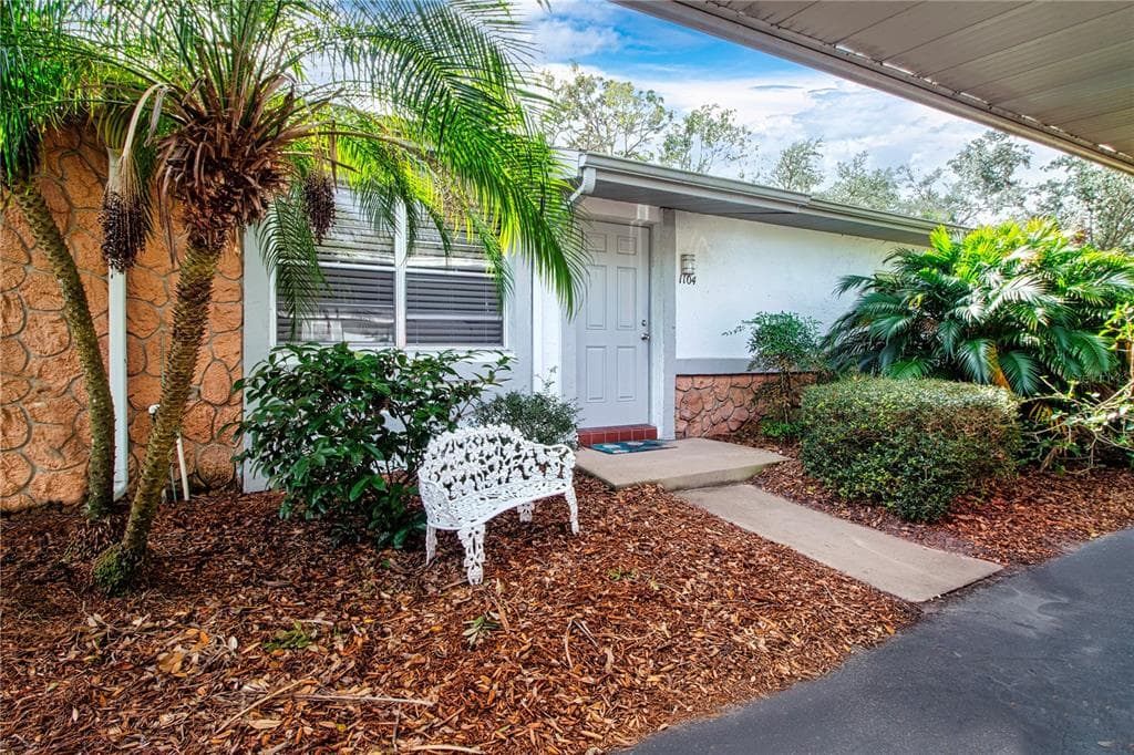 1104 HALTON COURT UNIT NA SUN CITY CENTER, FL 33573