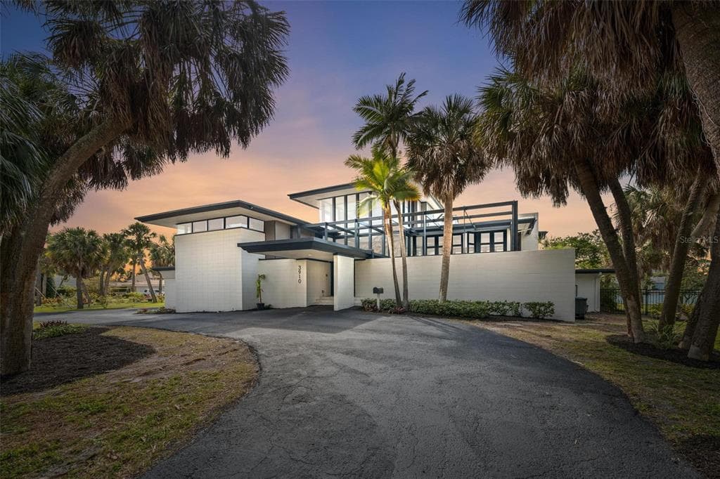 3910 BELLE VISTA DRIVE E ST PETE BEACH, FL 33706