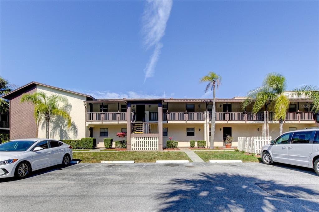 5521 BAY BOULEVARD UNIT 202 PORT RICHEY, FL 34668