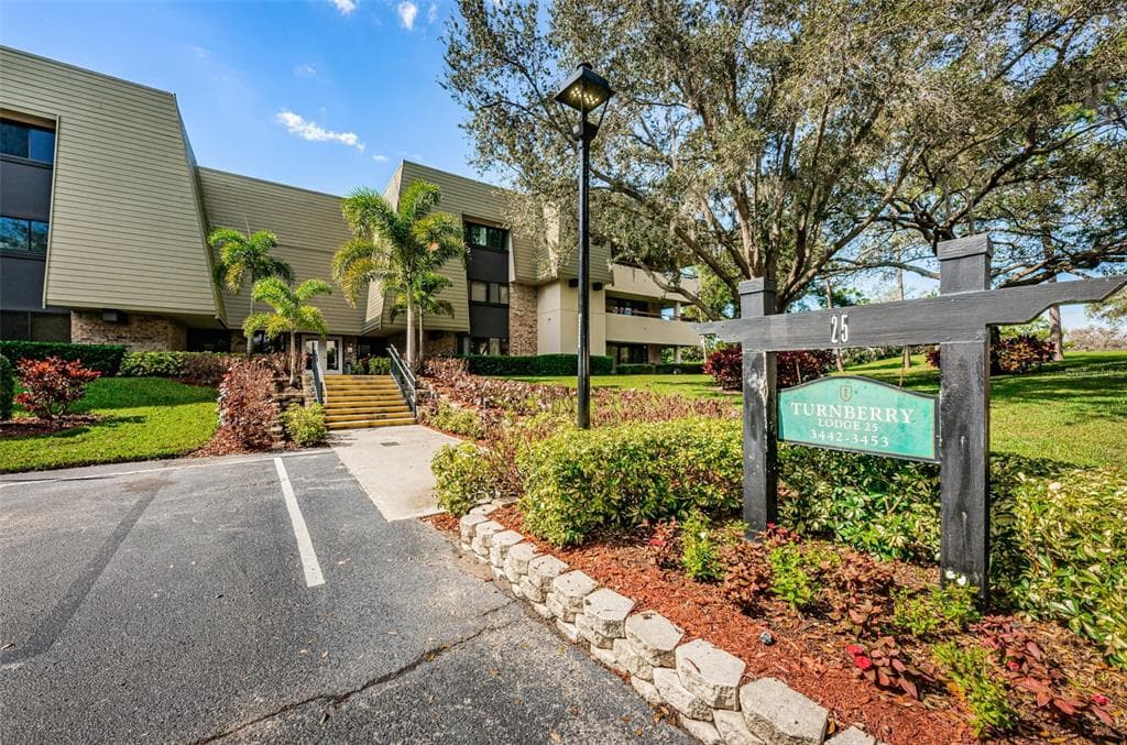 36750 US HIGHWAY 19 N UNIT 25-304 PALM HARBOR, FL 34684