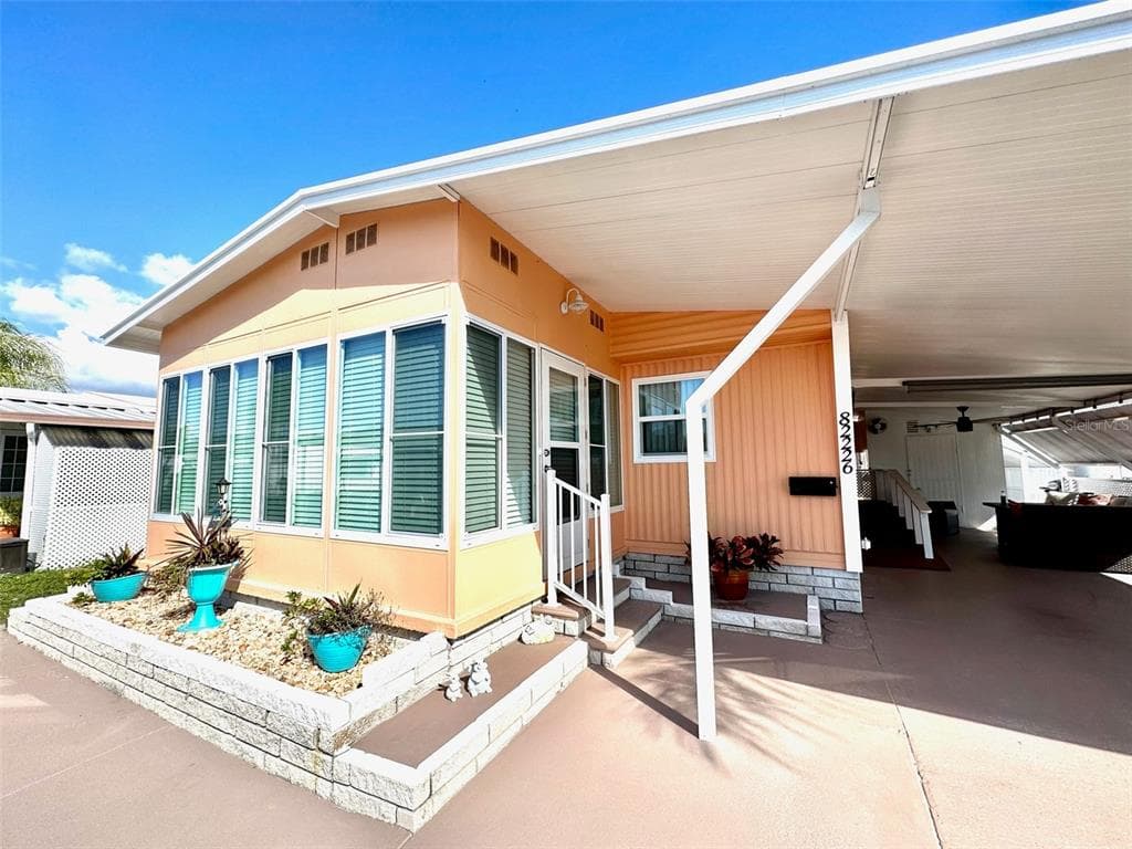 82226 F STREET N UNIT 226 PINELLAS PARK, FL 33781