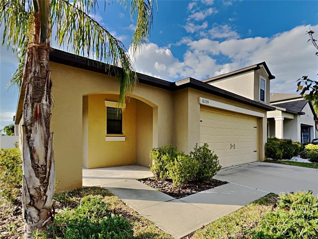 10129 CARLOWAY HILLS DRIVE WIMAUMA, FL 33598