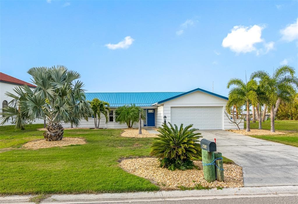 6428 LAKE SUNRISE DRIVE APOLLO BEACH, FL 33572