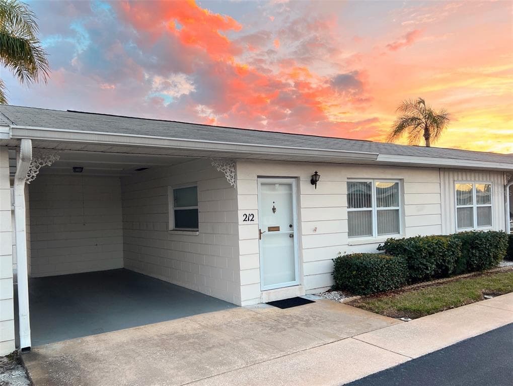 12400 PARK BOULEVARD UNIT 212 SEMINOLE, FL 33772