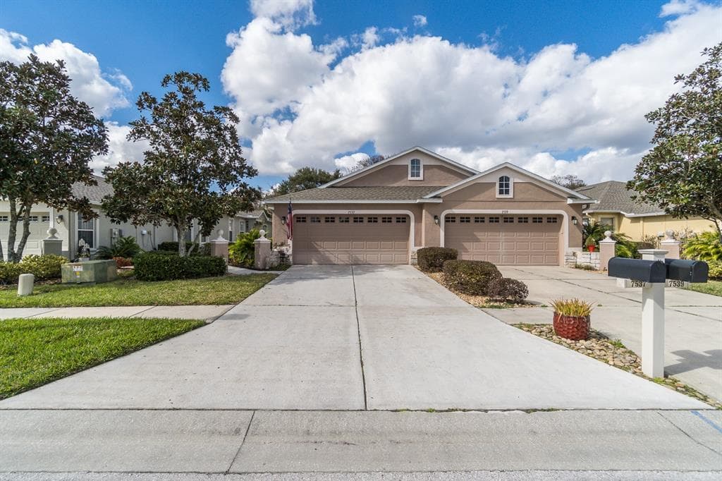 7537 DEER PATH LANE LAND O LAKES, FL 34637