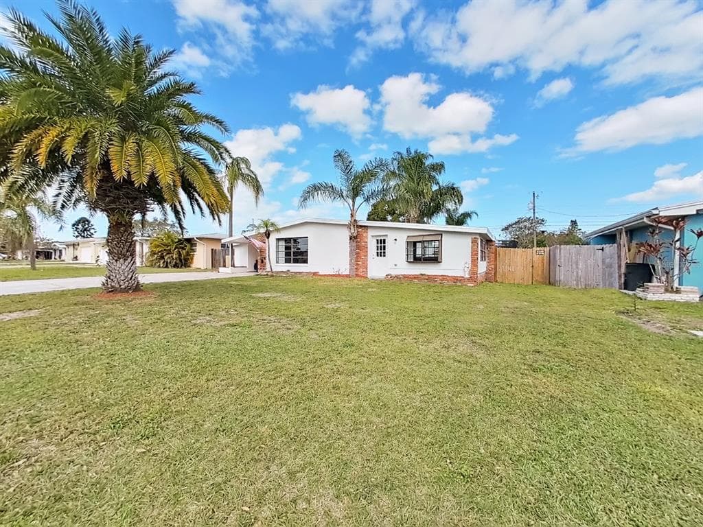 676 ORANGEWOOD DRIVE DUNEDIN, FL 34698