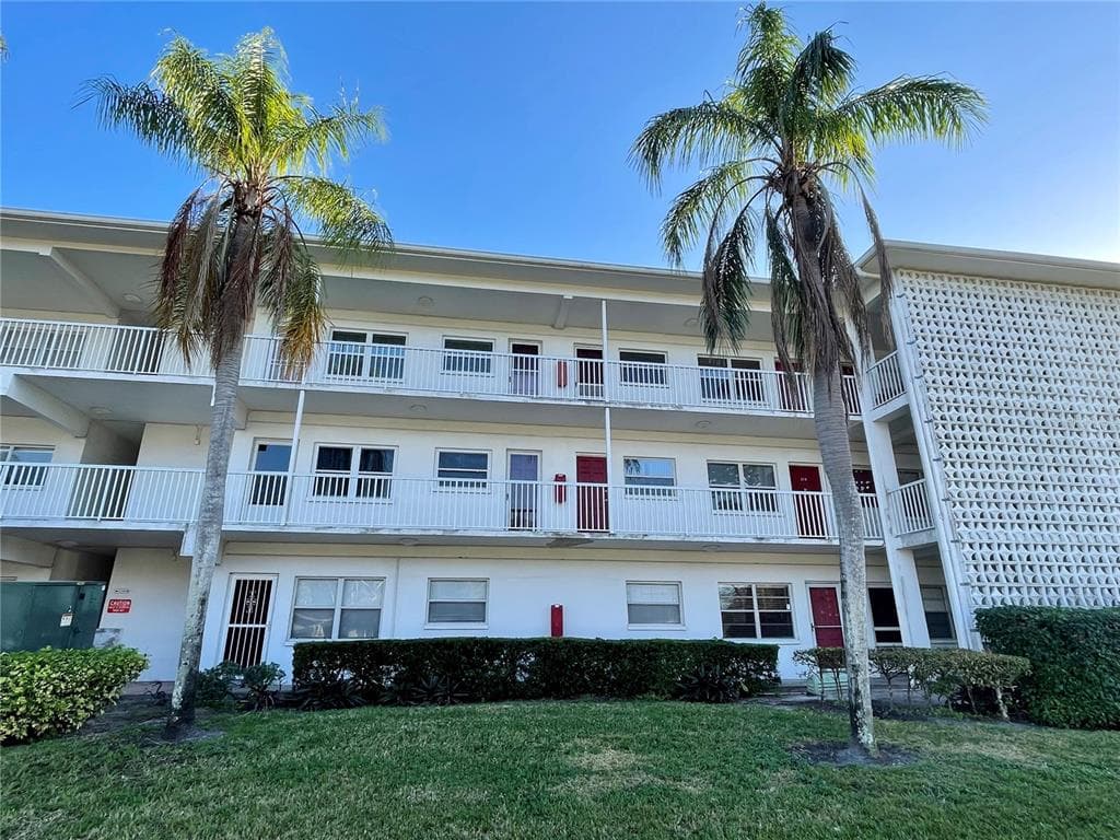 5150 10TH AVENUE N UNIT 210 ST PETERSBURG, FL 33710