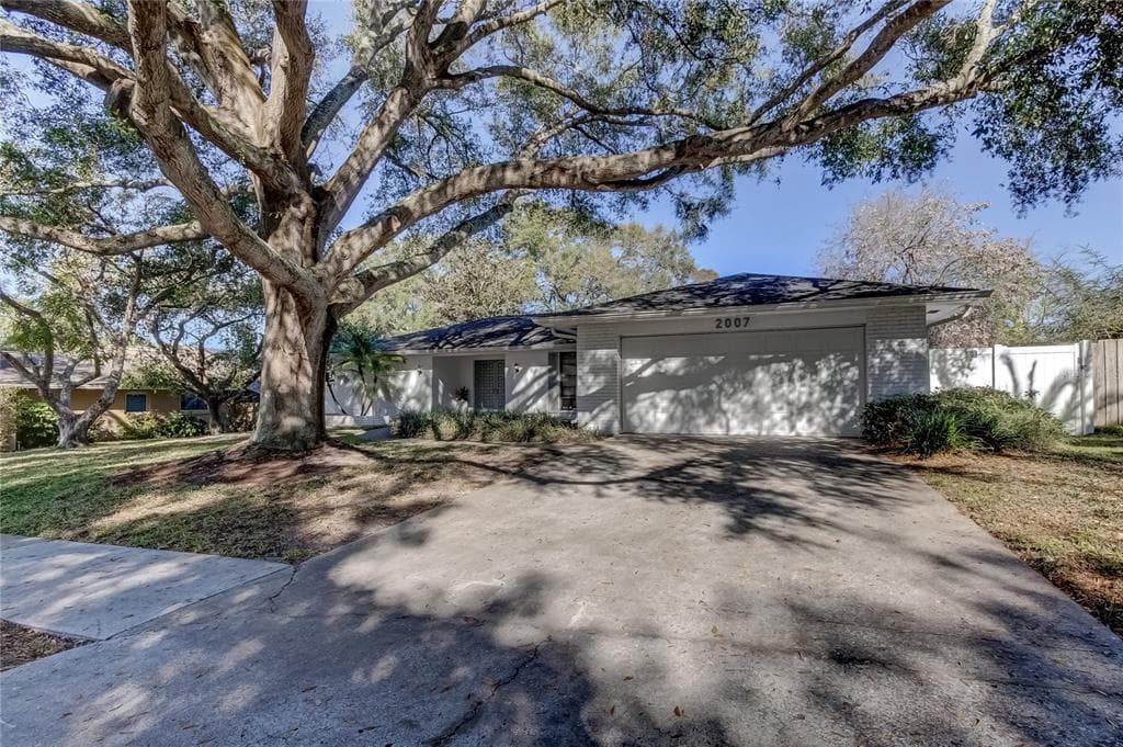 2007 CASTILLE DRIVE DUNEDIN, FL 34698