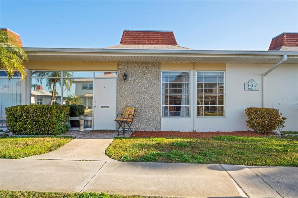 4367 TAHITIAN GARDENS CIRCLE UNIT G HOLIDAY, FL 34691