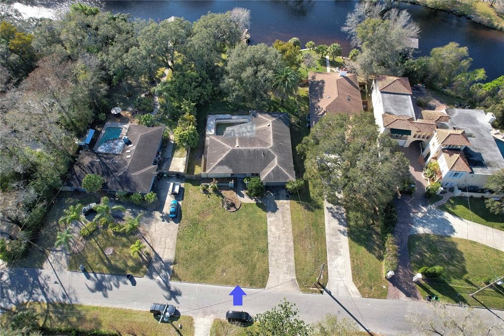 7706 N OLA AVENUE TAMPA, FL 33604