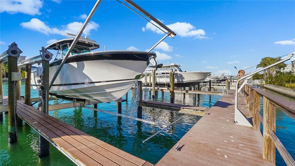 544 PINELLAS BAYWAY S UNIT TH14 TIERRA VERDE, FL 33715