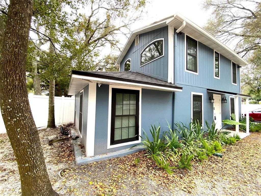 917 E POINSETTIA AVENUE