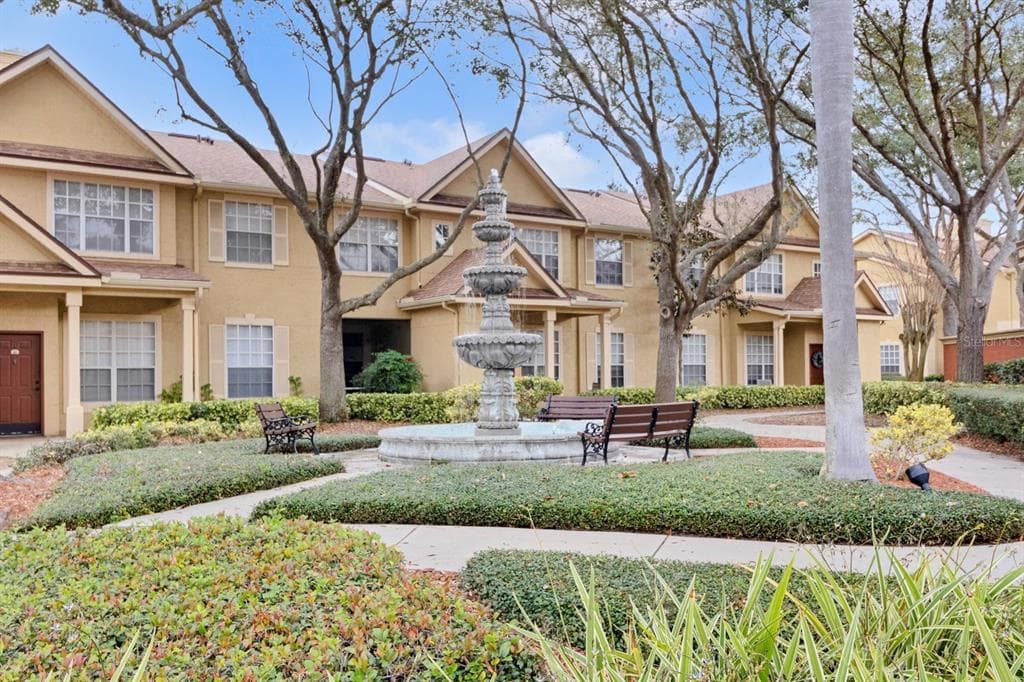 864 GRAND REGENCY POINTE UNIT 200 ALTAMONTE SPRINGS, FL 32714
