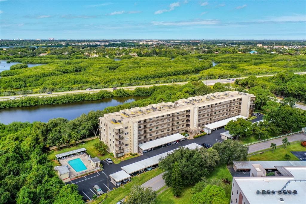 8198 TERRACE GARDEN DRIVE N UNIT 307 ST PETERSBURG, FL 33709