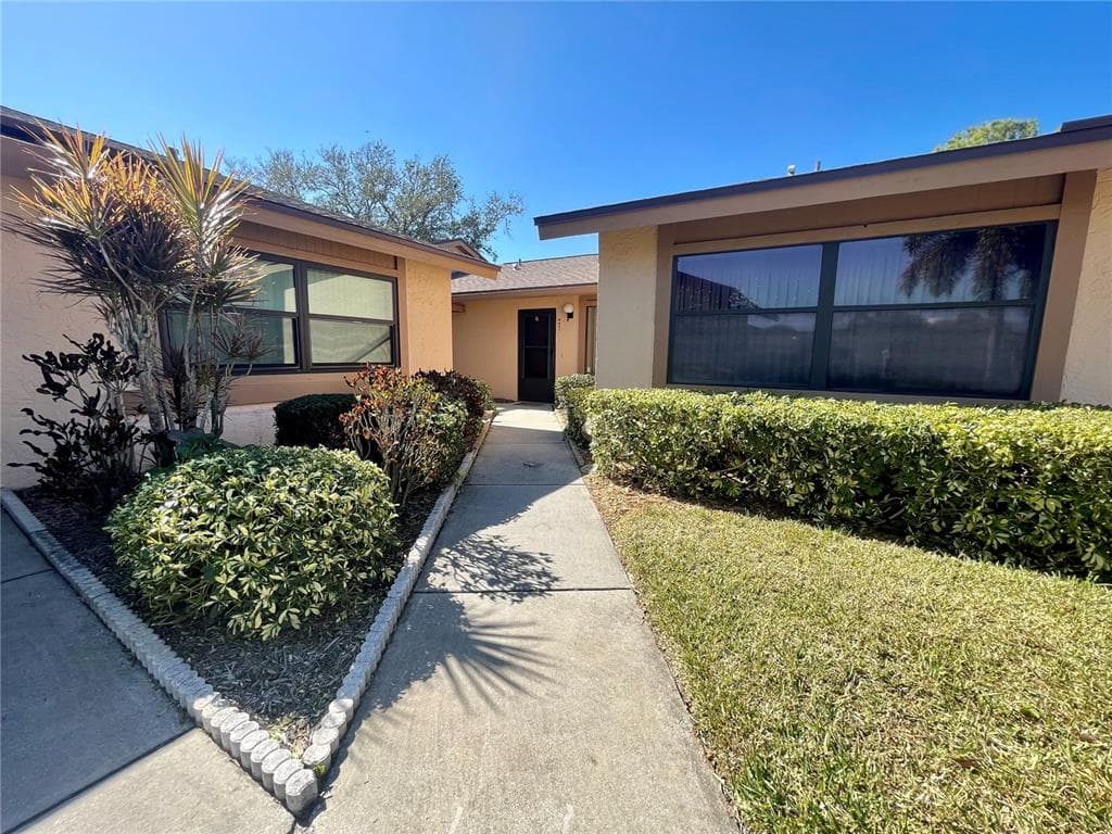 6427 HERITAGE LANE BRADENTON, FL 34209