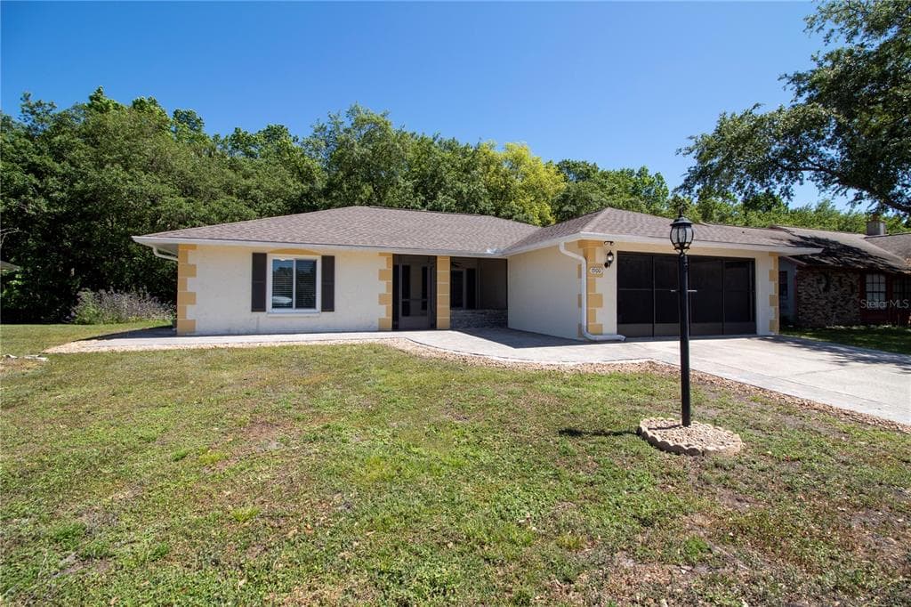 1900 THISTLE COURT WESLEY CHAPEL, FL 33543