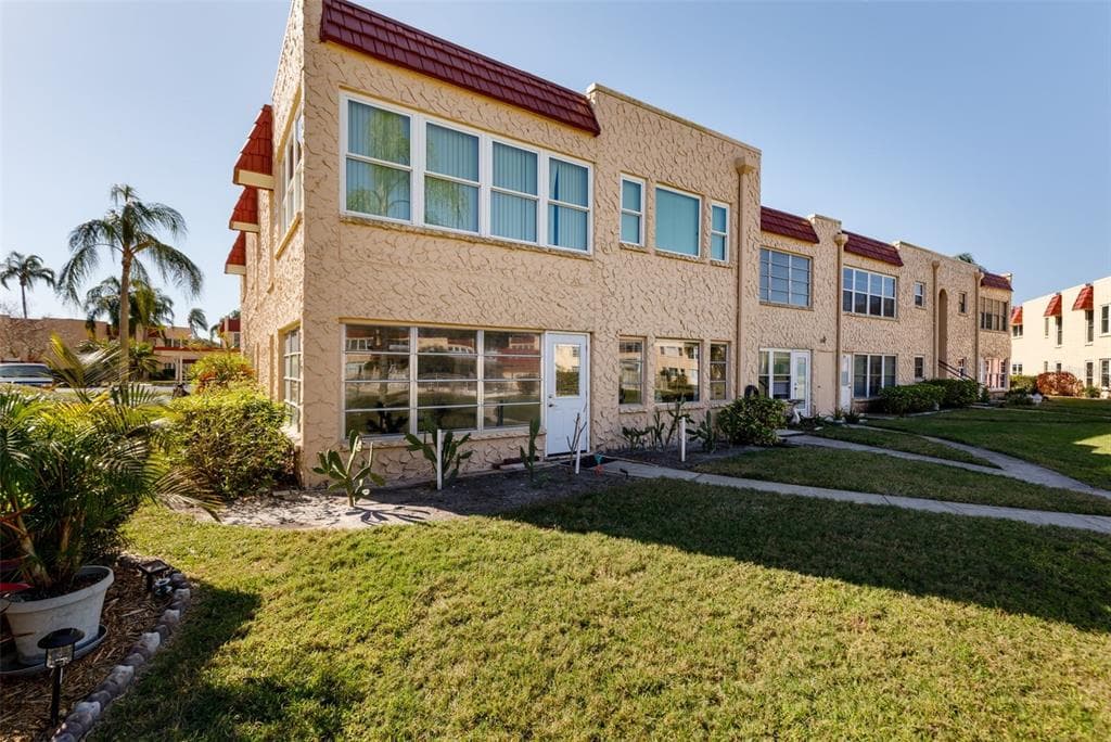 108 CEDARWOOD CIRCLE UNIT 108 SEMINOLE, FL 33777