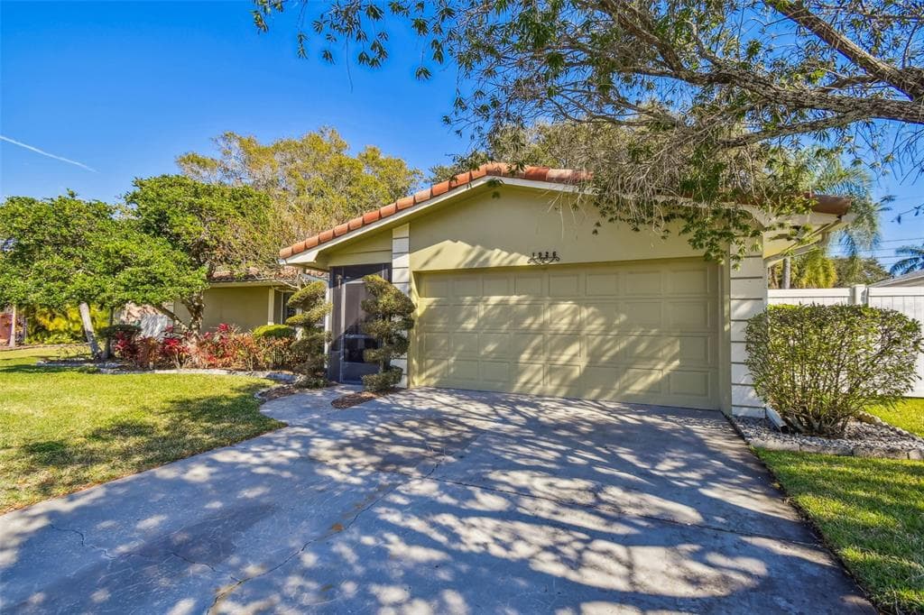 1926 IBIS DRIVE CLEARWATER, FL 33764