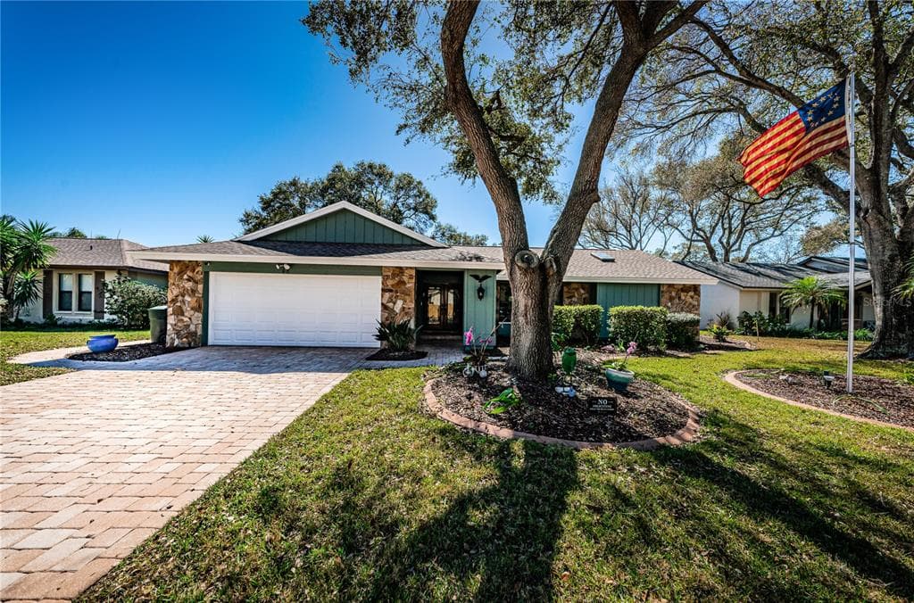 48 CRANE DRIVE SAFETY HARBOR, FL 34695