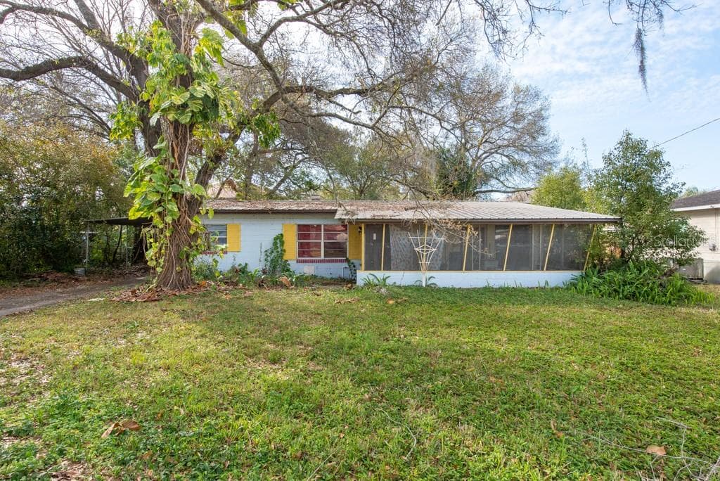 2302 CARROLL PLACE TAMPA, FL 33612