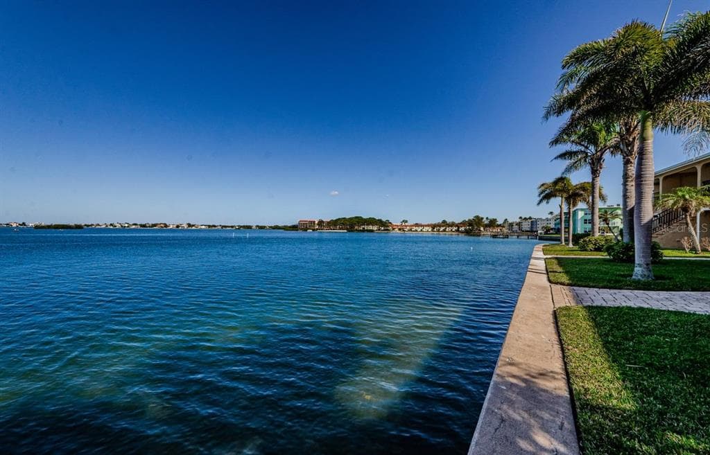 2675 ST JOSEPHS DRIVE E UNIT C DUNEDIN, FL 34698