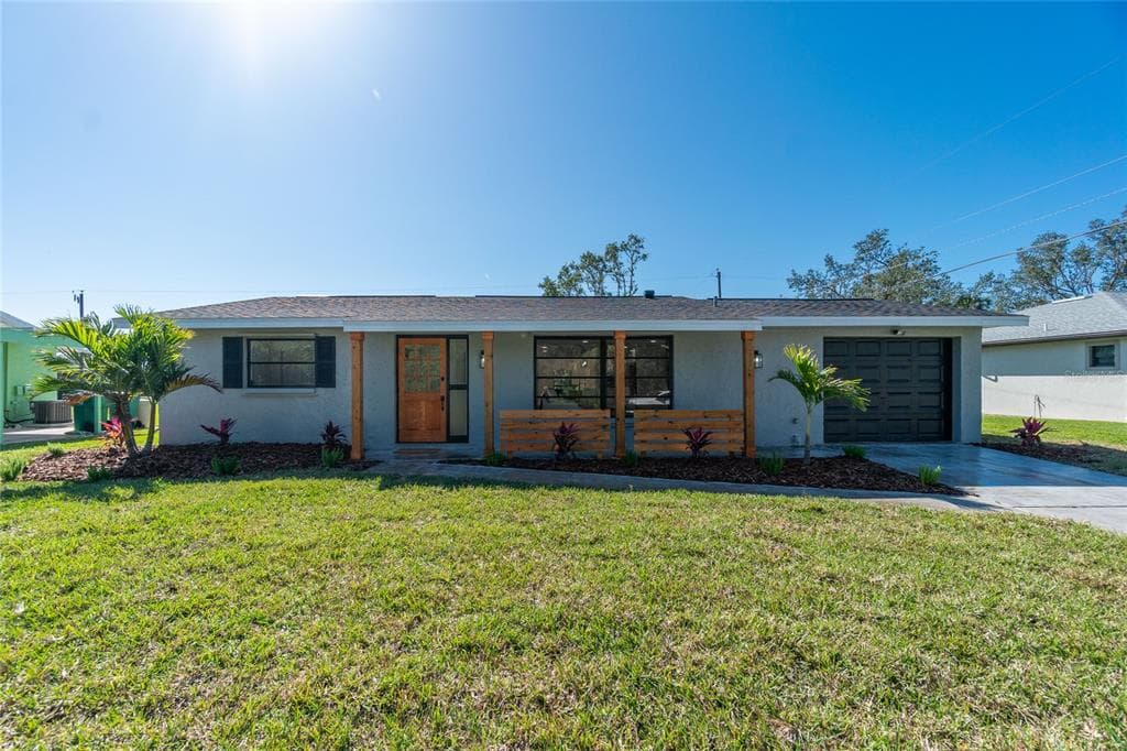 18307 CORTLAND AVENUE PORT CHARLOTTE, FL 33948