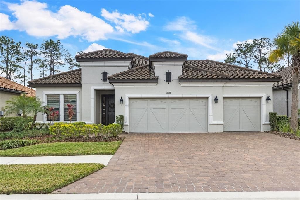 8725 SORANO VILLA DRIVE TAMPA, FL 33647