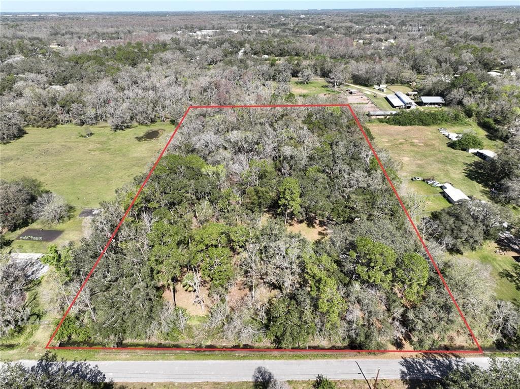 4520 E SADDLE CREEK FARM RD LAKELAND, FL 33801