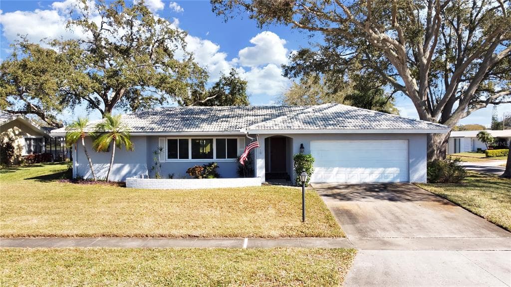 11107 CARLA DRIVE LARGO, FL 33774