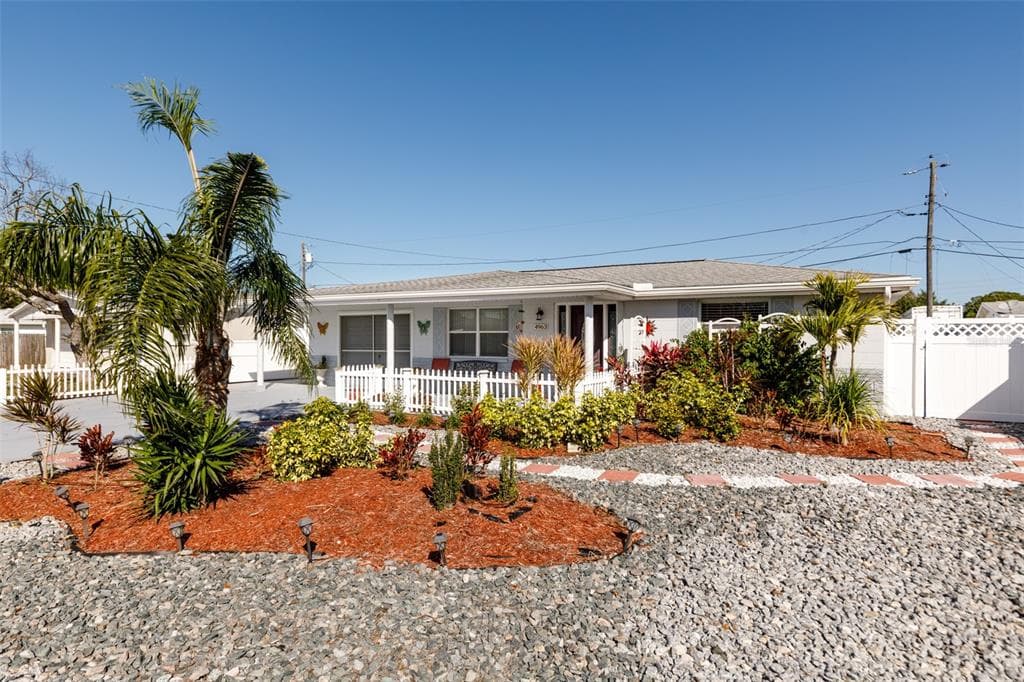4963 LEMONWOOD LOOP HOLIDAY, FL 34690