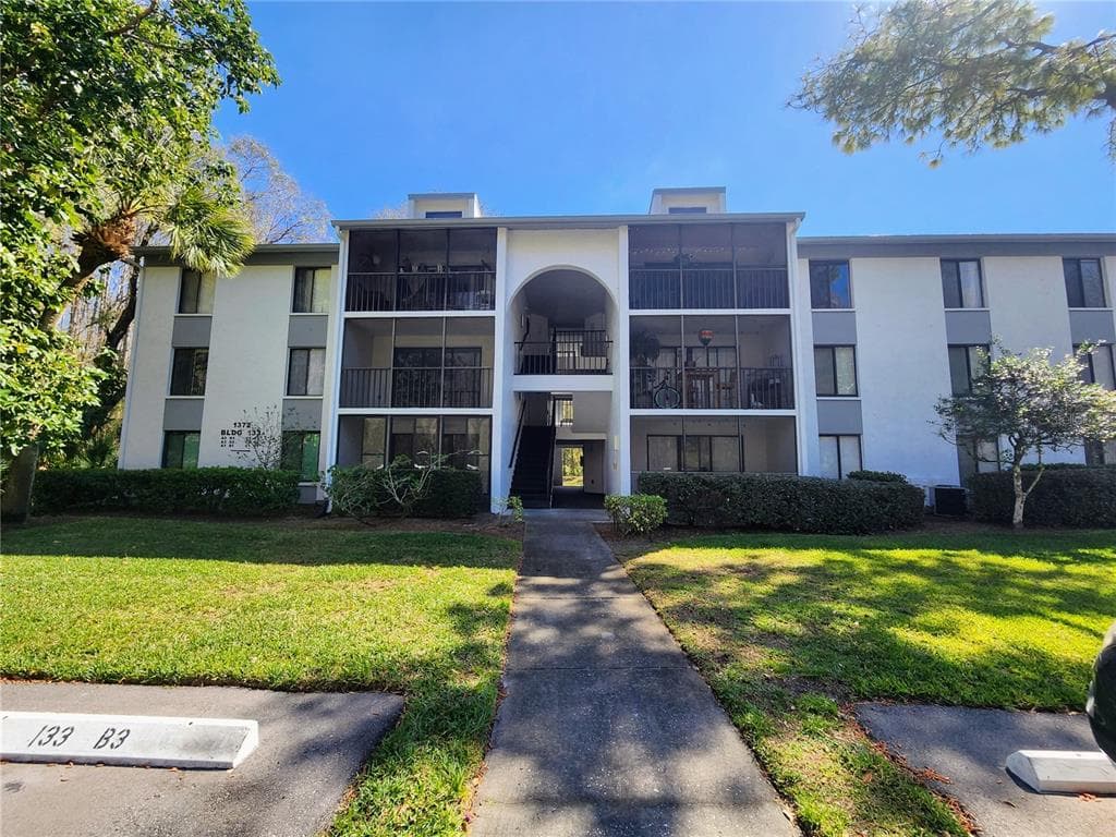 1372 PINE RIDGE CIRCLE E UNIT C2