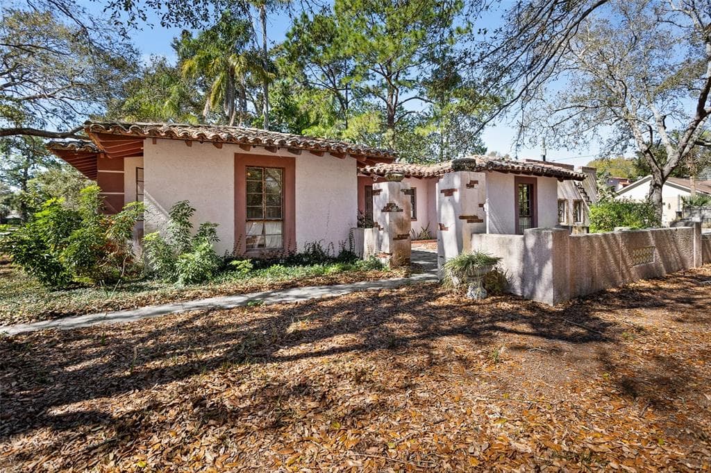 6207 11TH AVENUE S GULFPORT, FL 33707