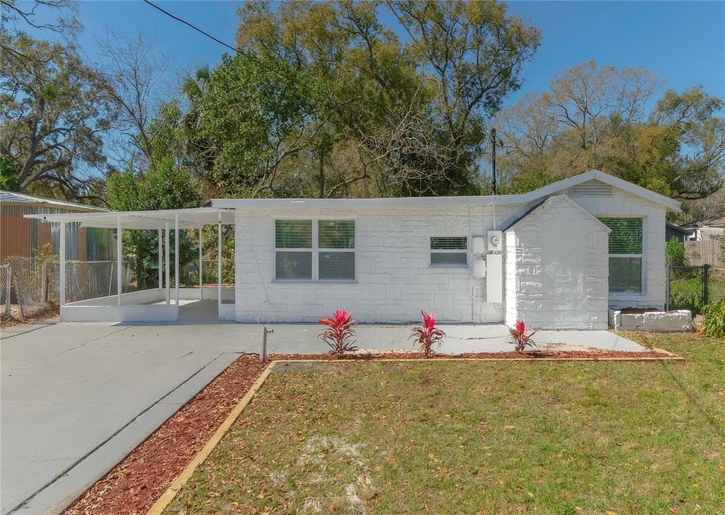 8106 N KLONDYKE STREET TAMPA, FL 33604